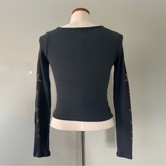 Daydreamer Gray Stardust Crop Top Henley NWOT Medium - Picture 5 of 9